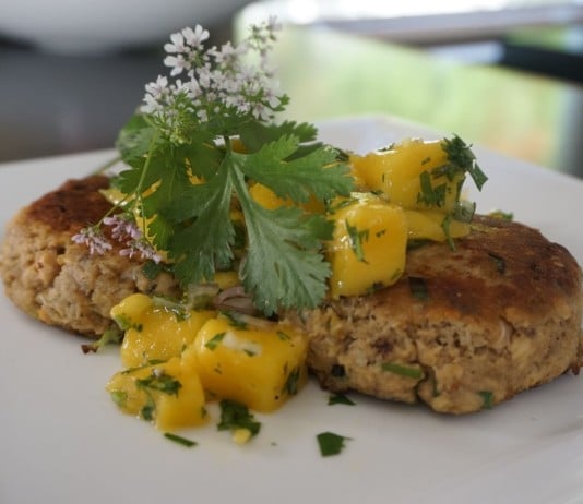 salmon cakes with mango salsa